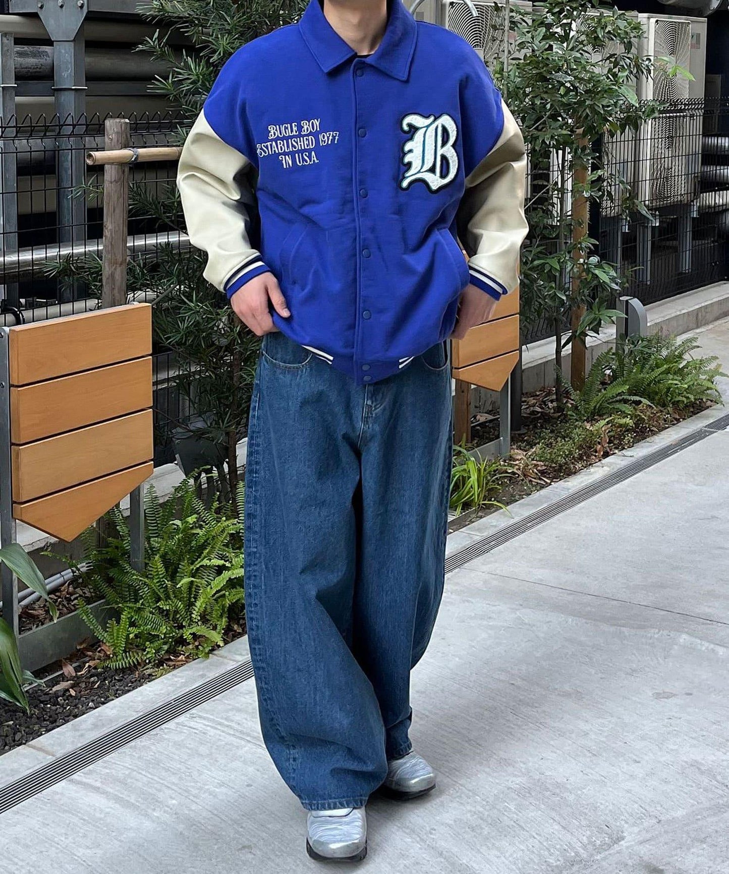 【藍色牛仔布/藍色牛仔布】寬鬆牛仔褲