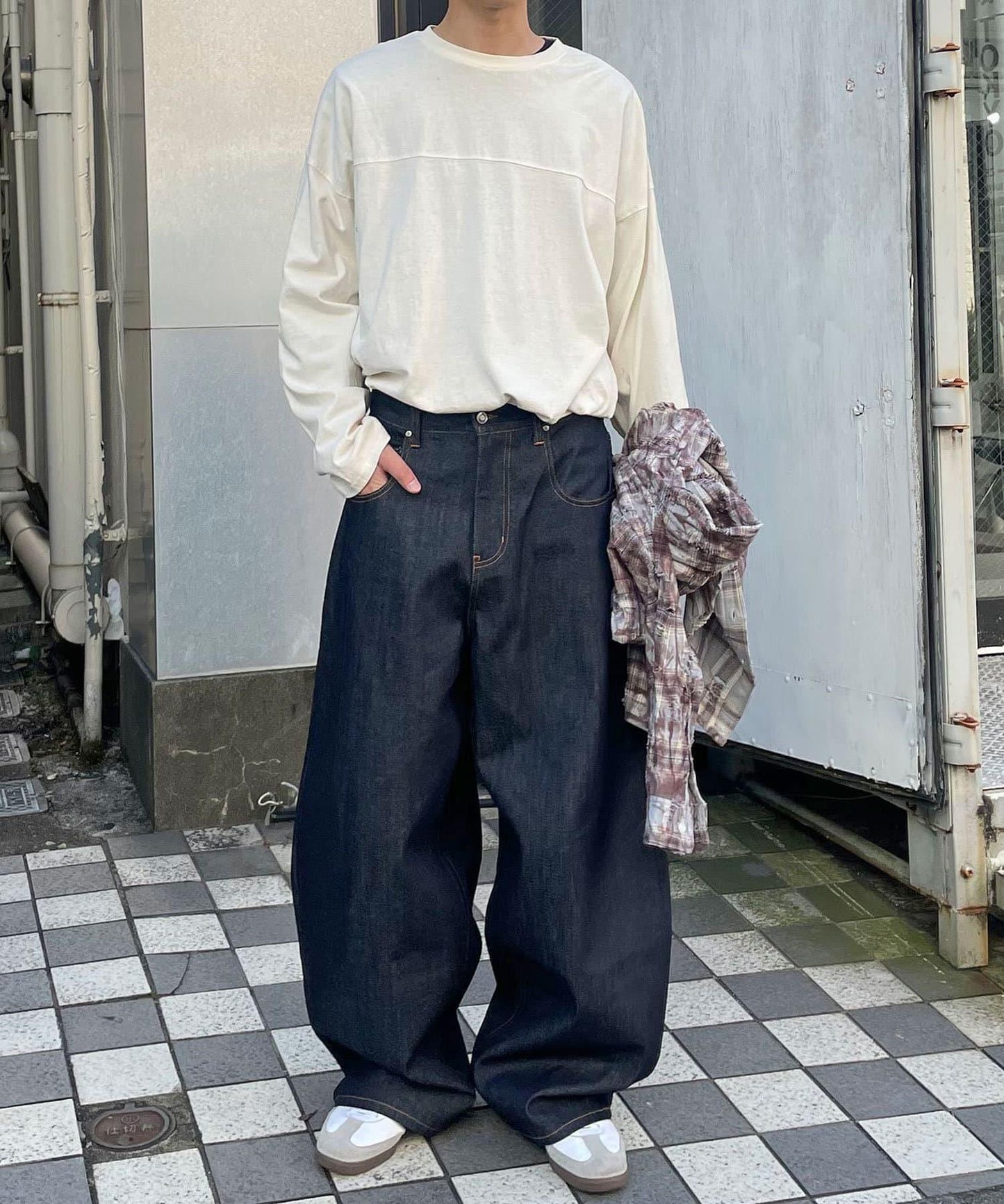 【藍色牛仔布/藍色牛仔布】寬鬆牛仔褲