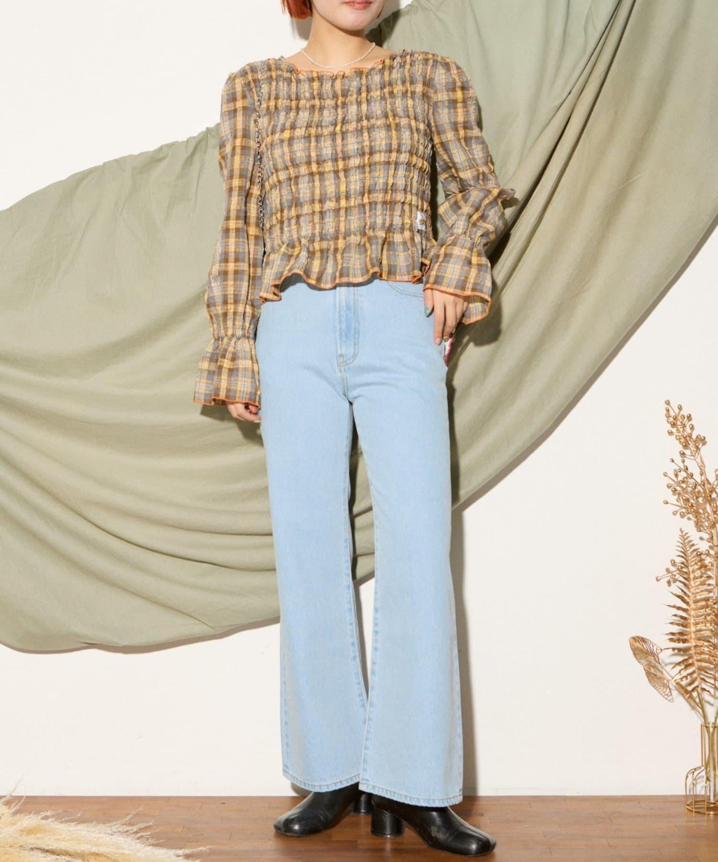 【HELLO.SANFRANCISCO】心形口袋蕾絲拼接喇叭牛仔褲