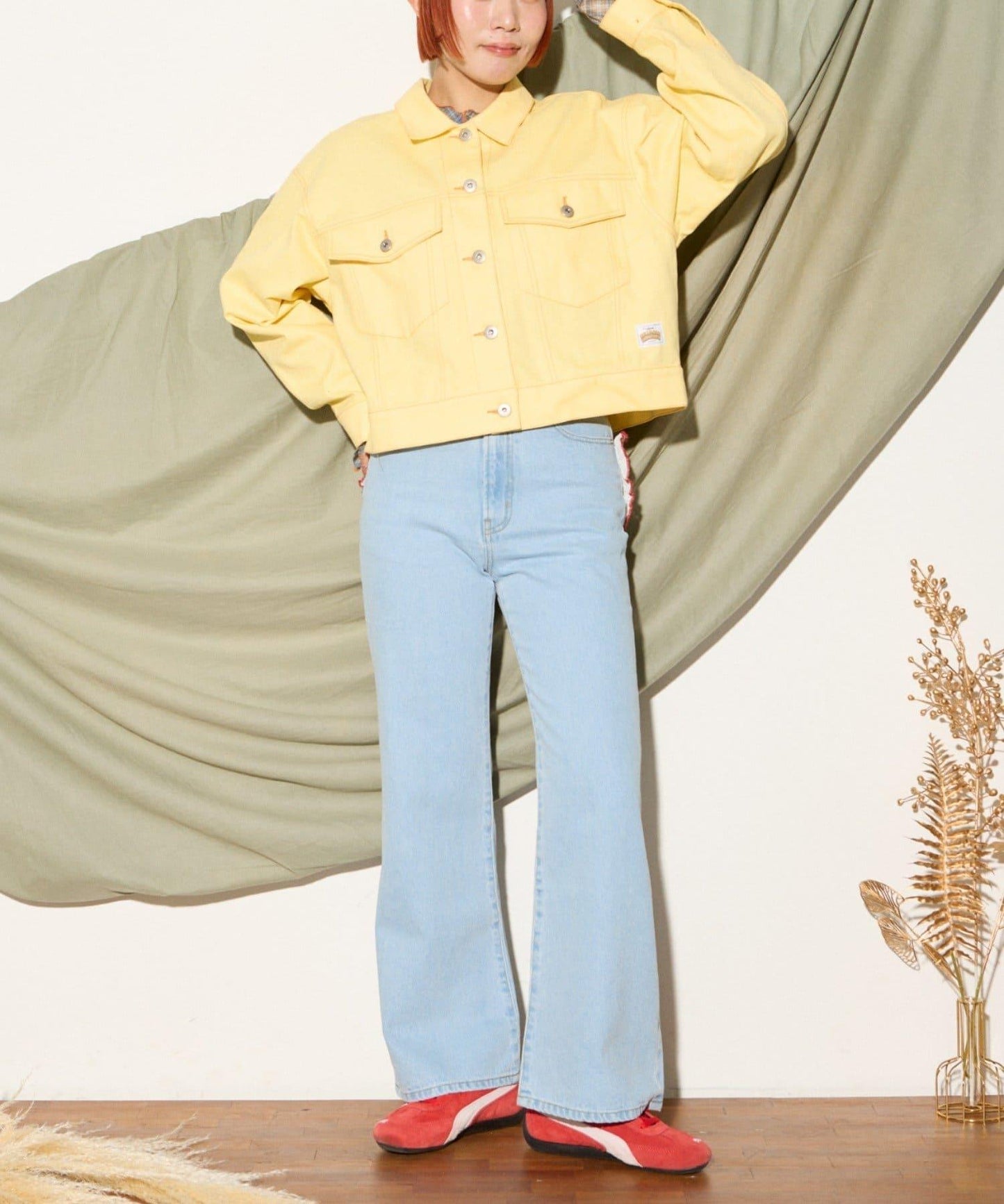 【HELLO.SANFRANCISCO】心形口袋蕾絲拼接喇叭牛仔褲