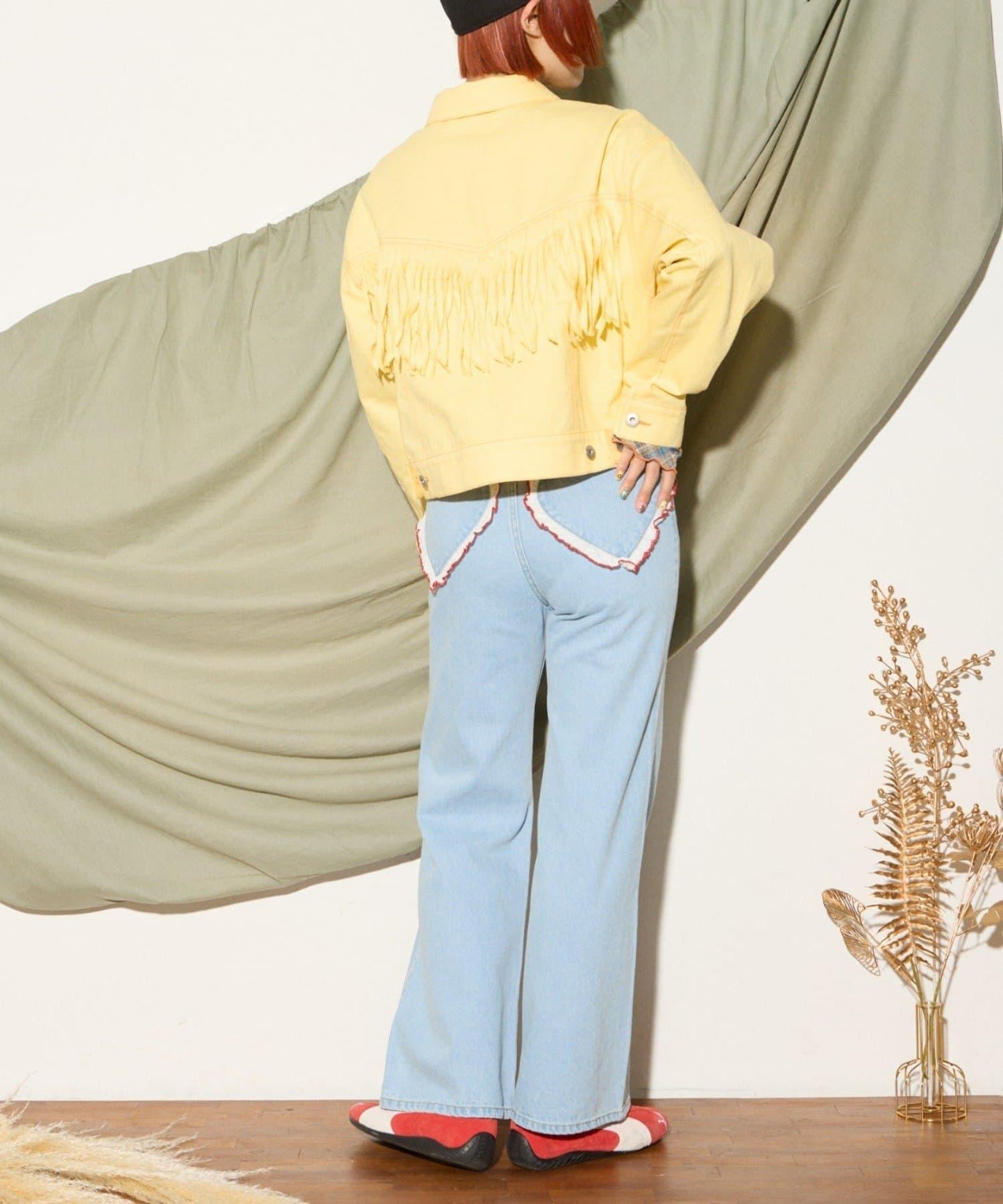 【HELLO.SANFRANCISCO】心形口袋蕾絲拼接喇叭牛仔褲