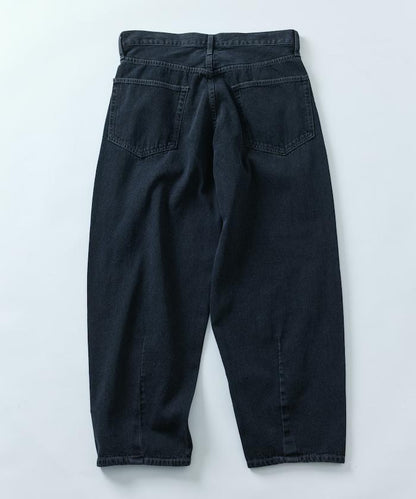 寬鬆直筒款牛仔褲