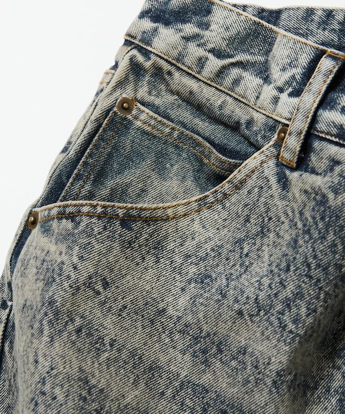 喇叭褲剪裁 漂白處理 牛仔褲