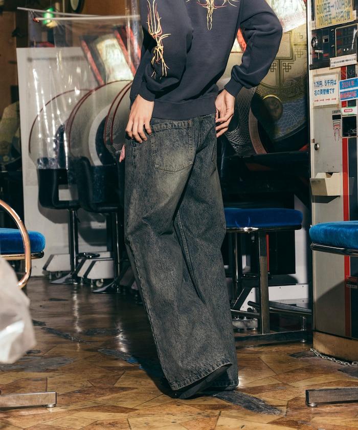 喇叭褲剪裁 漂白處理 牛仔褲