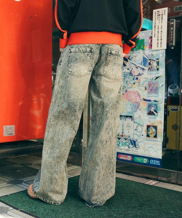 喇叭褲剪裁 漂白處理 牛仔褲