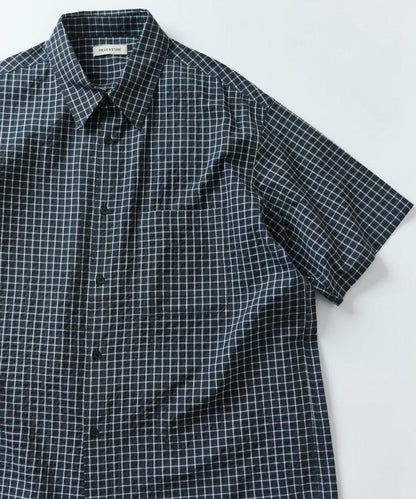 Relax Fit 舒適版型 常規領 短袖 格子襯衫