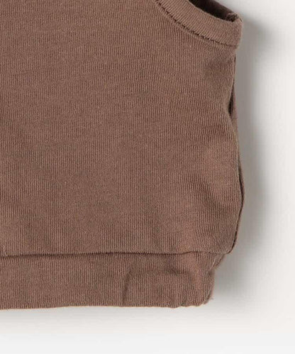 疊穿式背心和T恤套裝