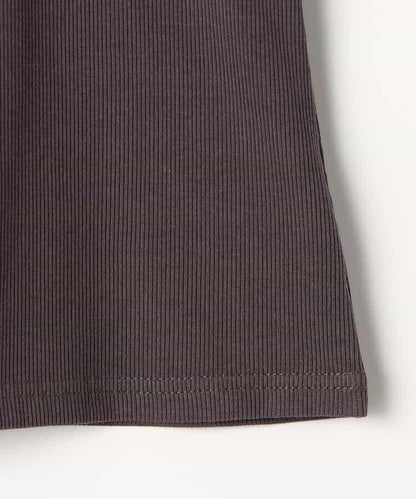 荷葉邊背心＆上衣套裝