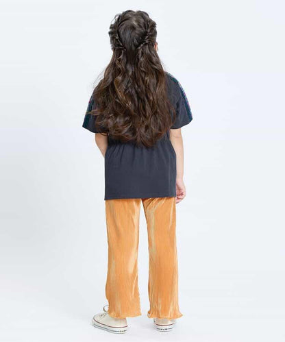 女孩子 蓬蓬上衣