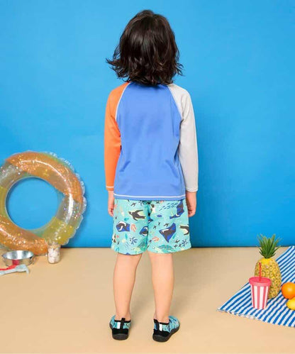 期待的沙灘短褲