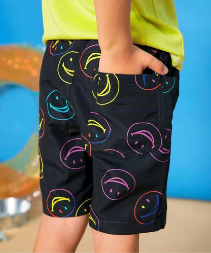 期待的沙灘短褲