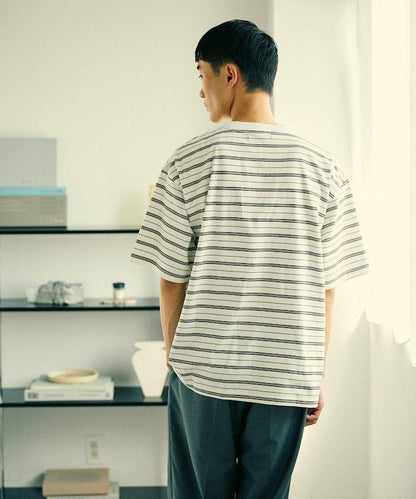 BASIC標誌刺繡T恤條紋/一點刺繡條紋T恤/短袖
