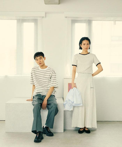 BASIC標誌刺繡T恤條紋/一點刺繡條紋T恤/短袖