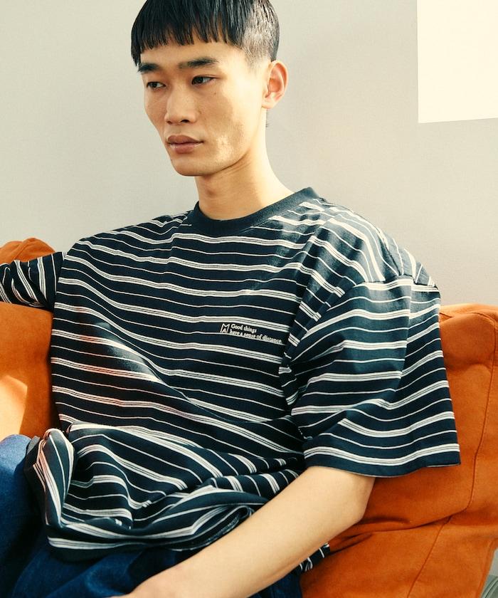 BASIC標誌刺繡T恤條紋/一點刺繡條紋T恤/短袖