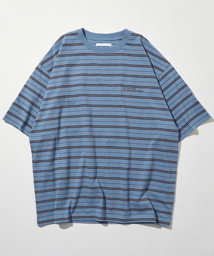 BASIC標誌刺繡T恤條紋/一點刺繡條紋T恤/短袖