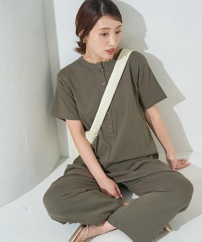 輕鬆款前開扣短袖連體褲