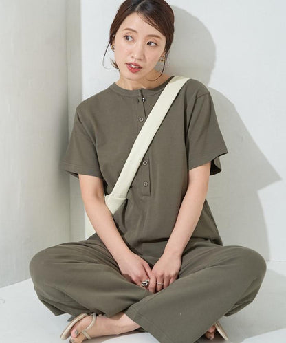 輕鬆款前開扣短袖連體褲