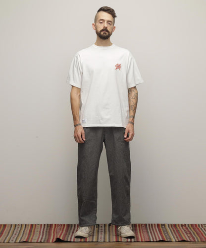 T恤 "鷹和絲帶刺繡"