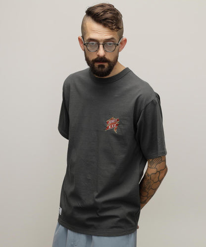 T恤 "鷹和絲帶刺繡"