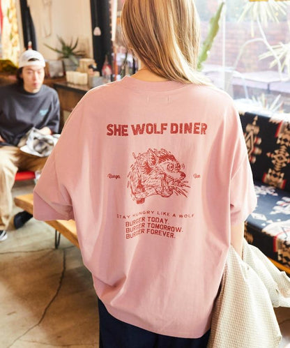 SHE WOLF DINER×FREAK'S STORE/海狼餐廳 聯名 大尺寸 後背印花T恤/WOLF