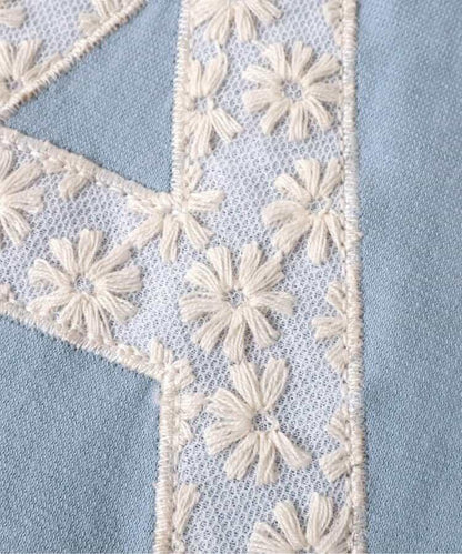 繫帶刺繡標誌T恤