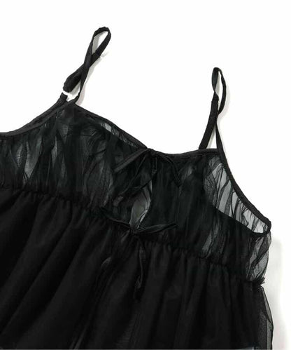 露肩T恤＆蕾絲吊帶套裝