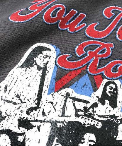 露肩T恤＆蕾絲吊帶套裝