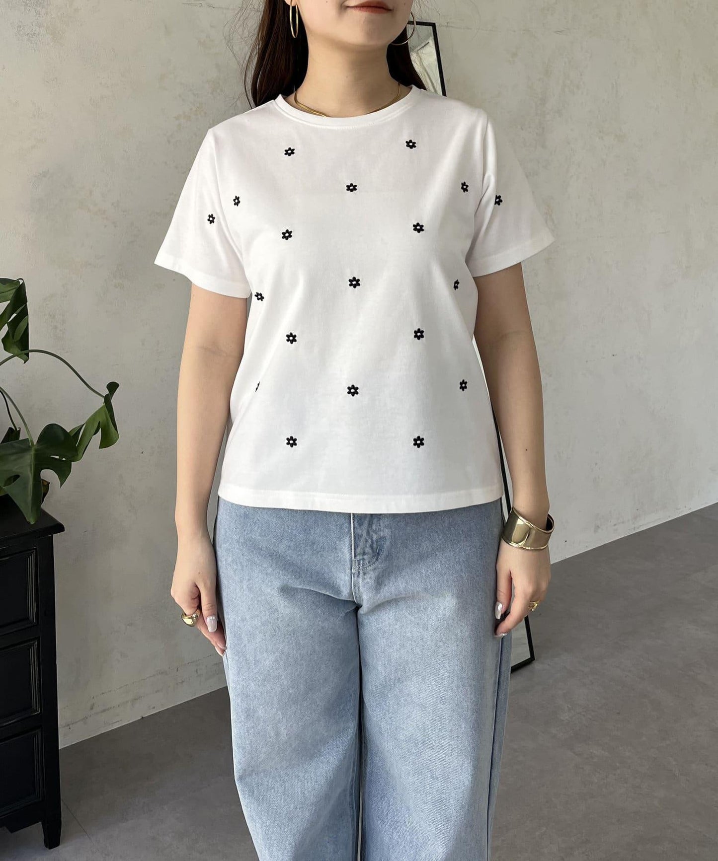 花朵刺繡T恤