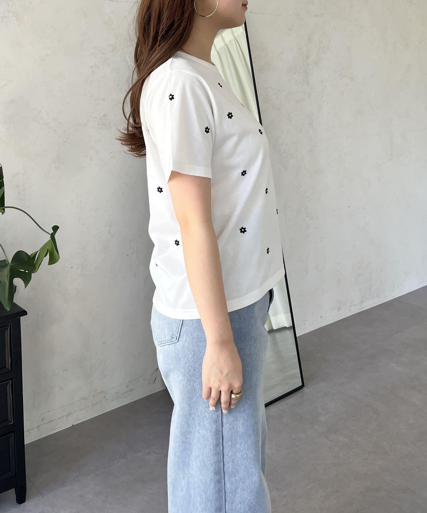 花朵刺繡T恤