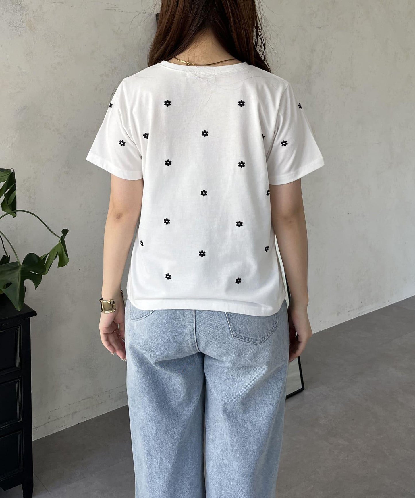 花朵刺繡T恤