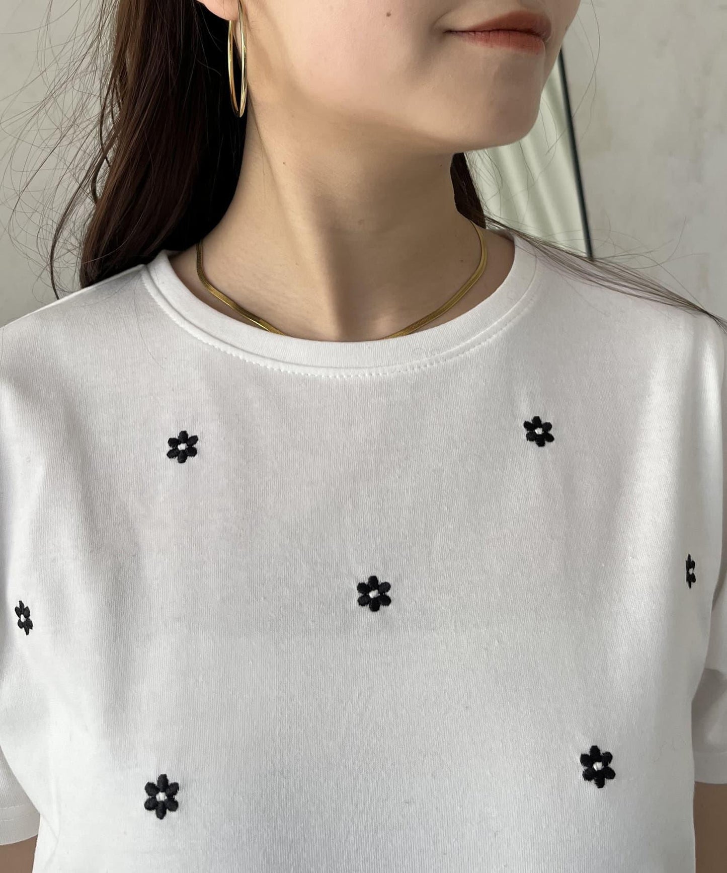 花朵刺繡T恤