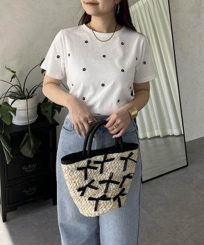 花朵刺繡T恤