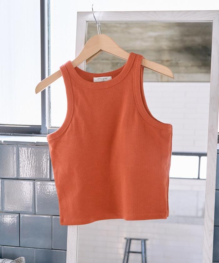 帶杯的無袖棉質肋條背心