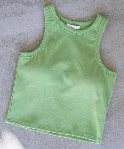 帶杯的無袖棉質肋條背心