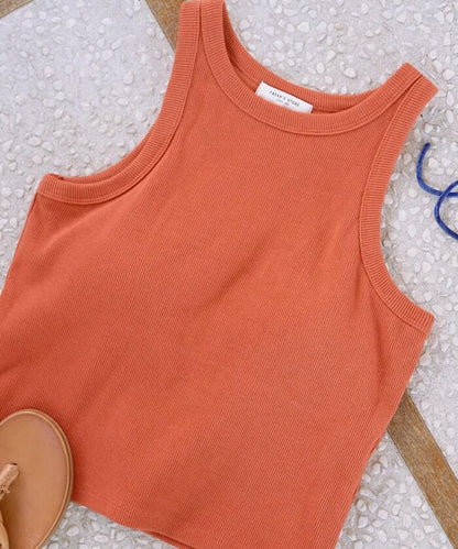 帶杯的無袖棉質肋條背心