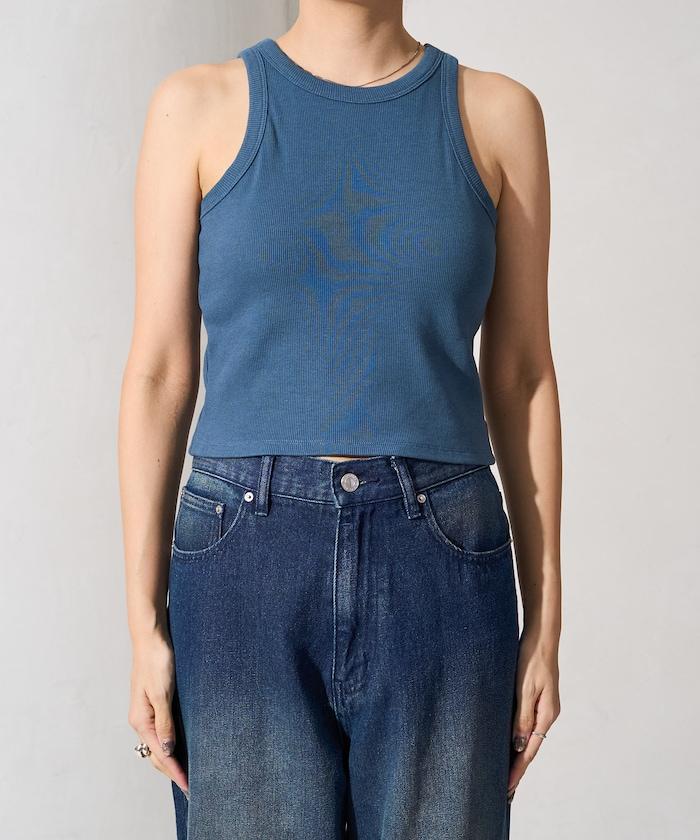 帶杯的無袖棉質肋條背心