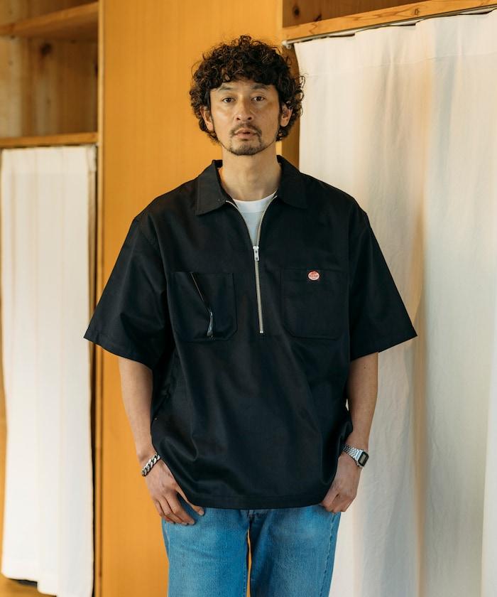 聯名 舒適版型 半拉鍊 一點標誌 短袖斜紋工裝襯衫 純色