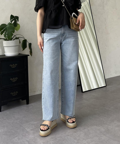 【MOMO】彈力修身直筒牛仔褲