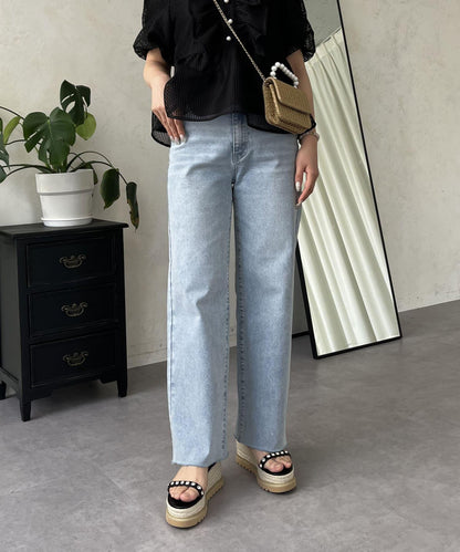 【MOMO】彈力修身直筒牛仔褲