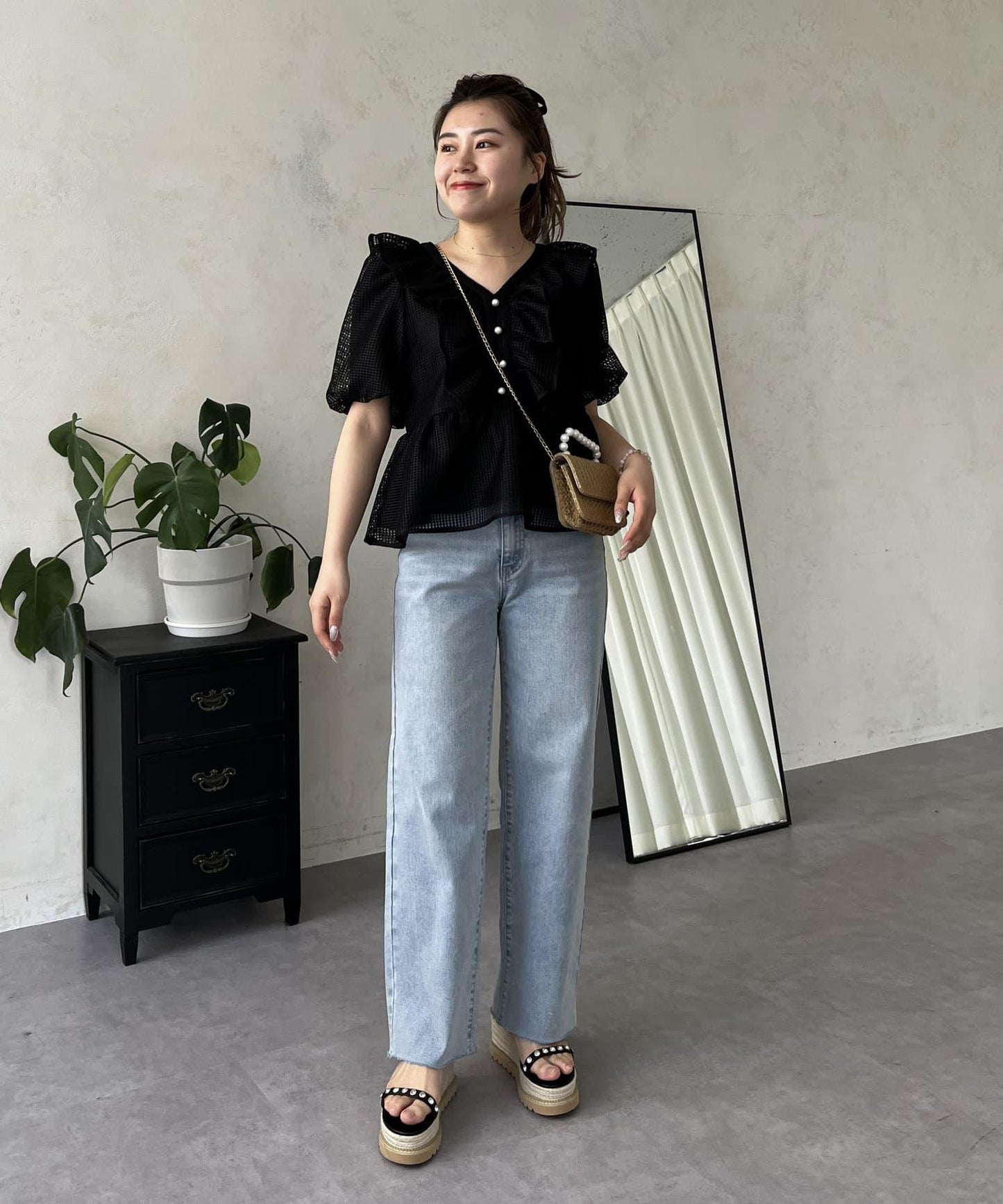 【MOMO】彈力修身直筒牛仔褲