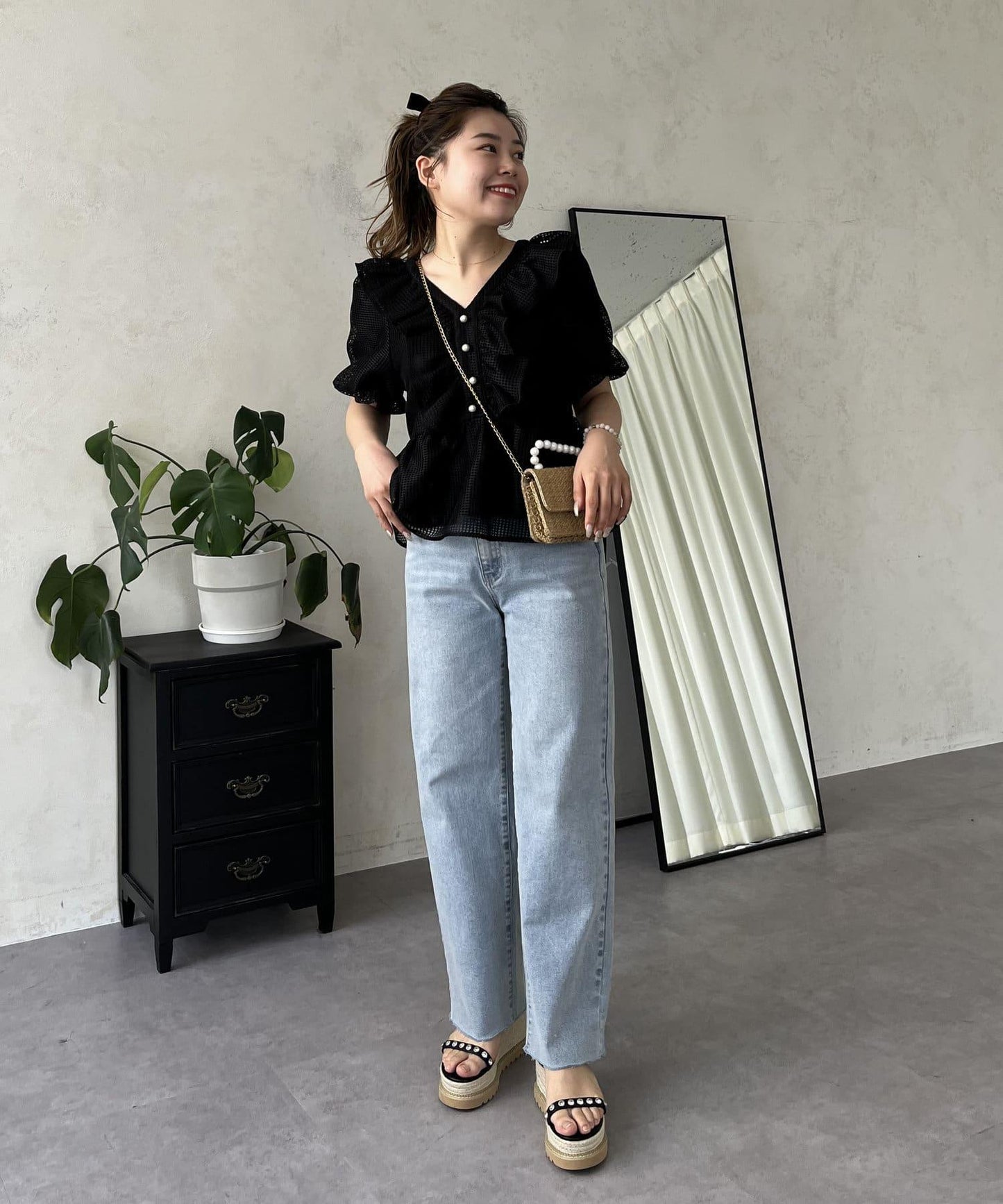 【MOMO】彈力修身直筒牛仔褲