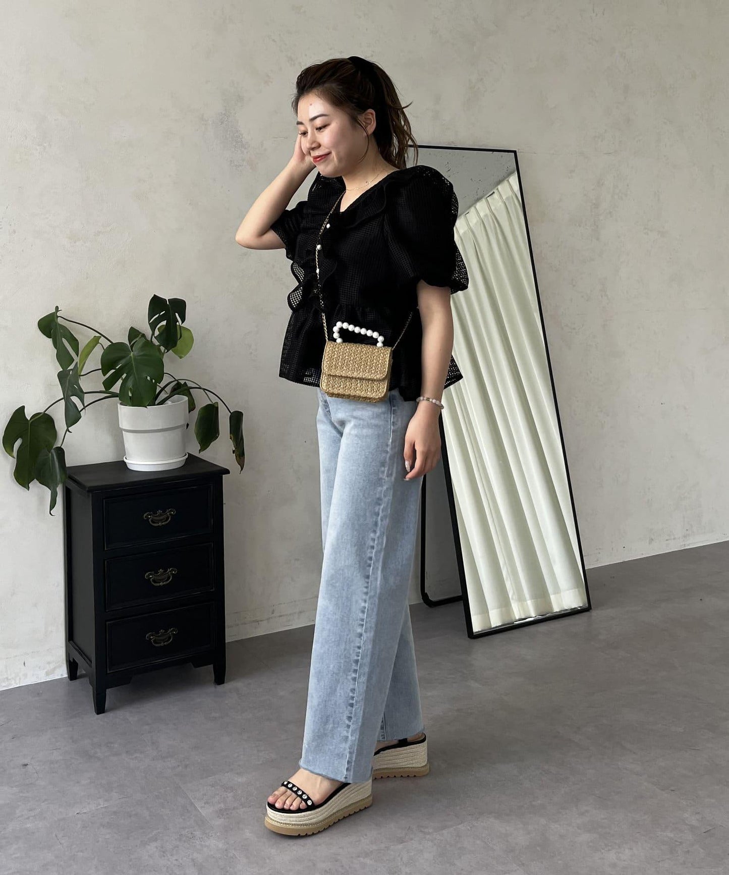 【MOMO】彈力修身直筒牛仔褲