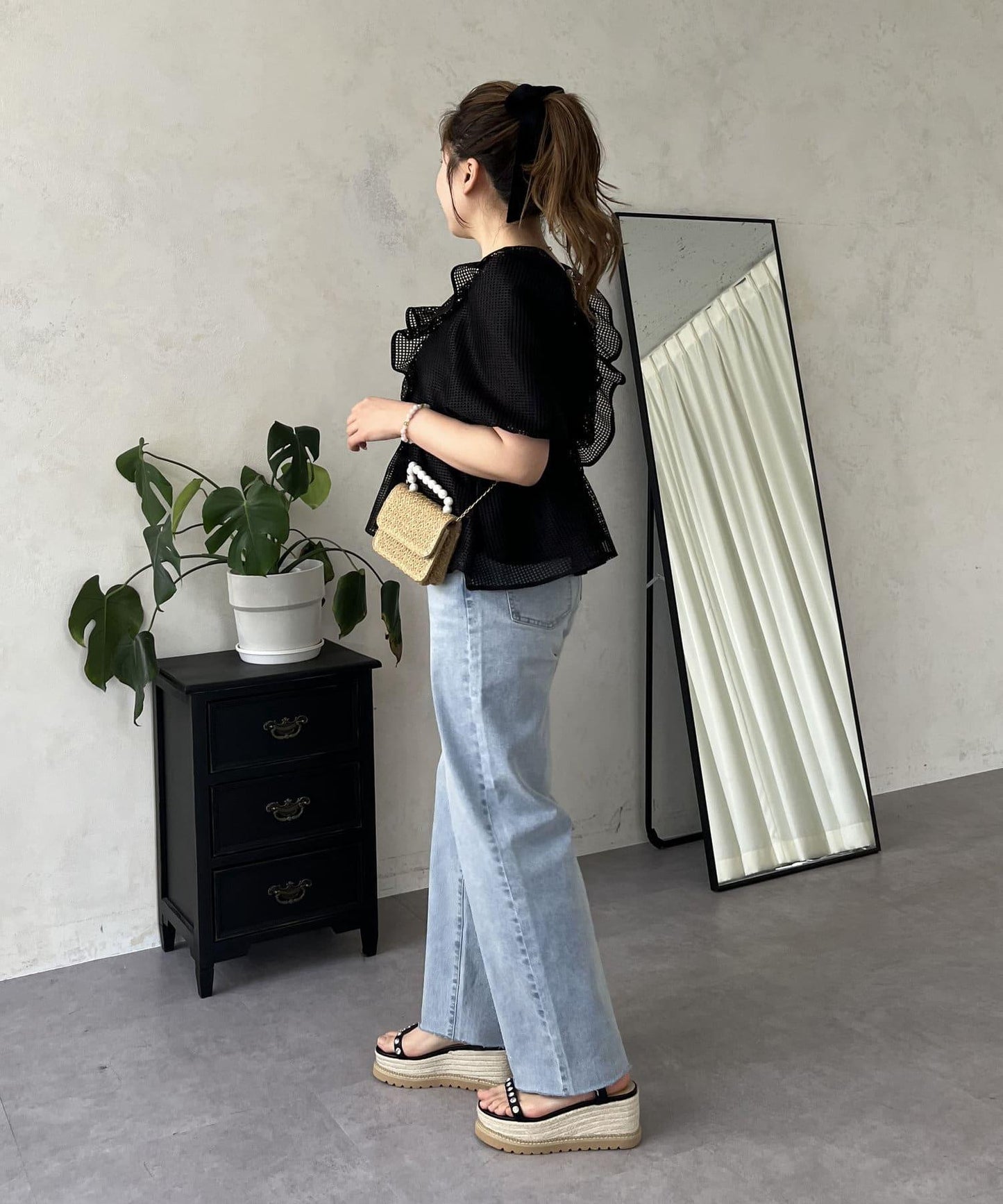 【MOMO】彈力修身直筒牛仔褲