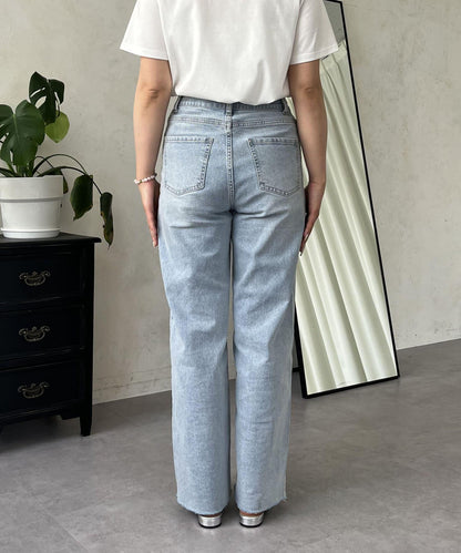 【MOMO】彈力修身直筒牛仔褲