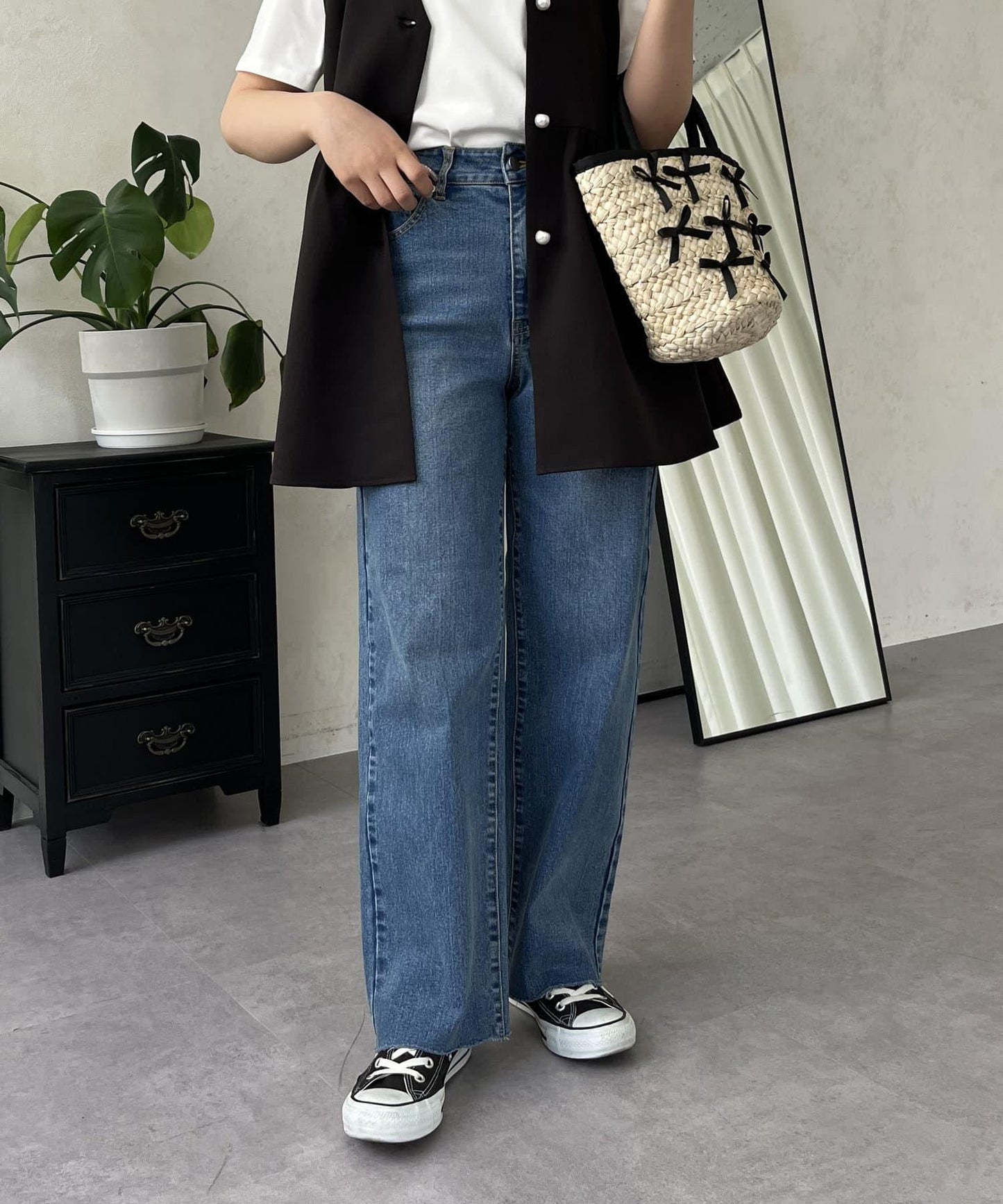 【MOMO】彈力修身直筒牛仔褲