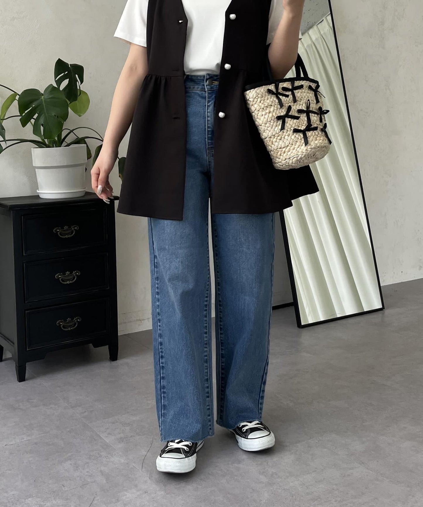 【MOMO】彈力修身直筒牛仔褲