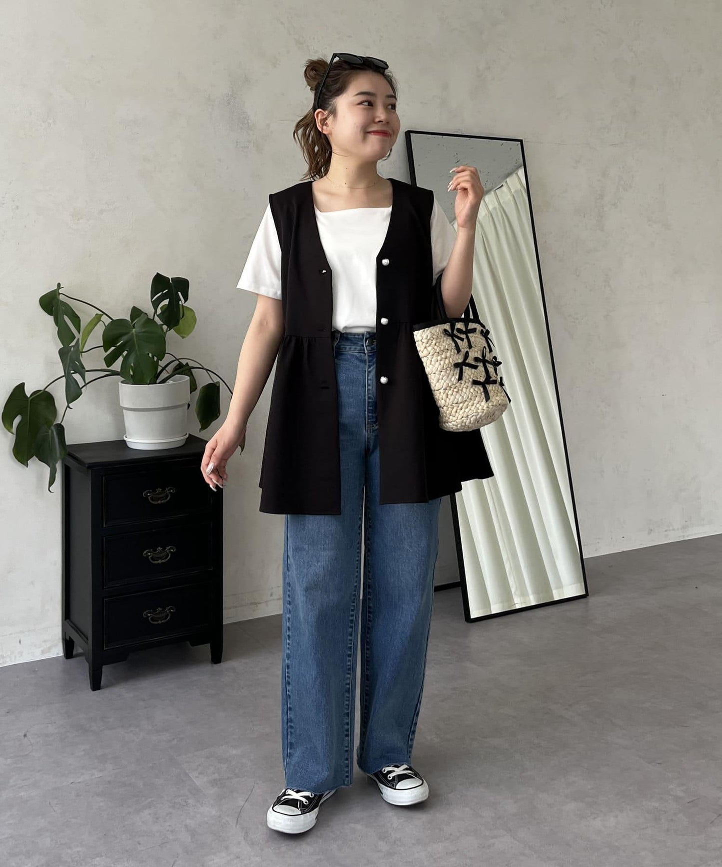 【MOMO】彈力修身直筒牛仔褲