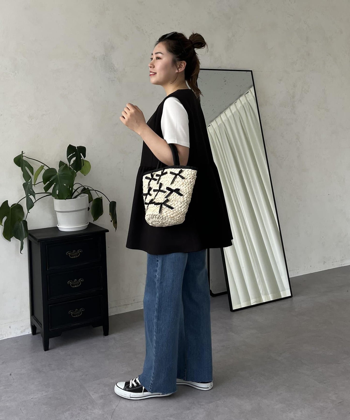 【MOMO】彈力修身直筒牛仔褲