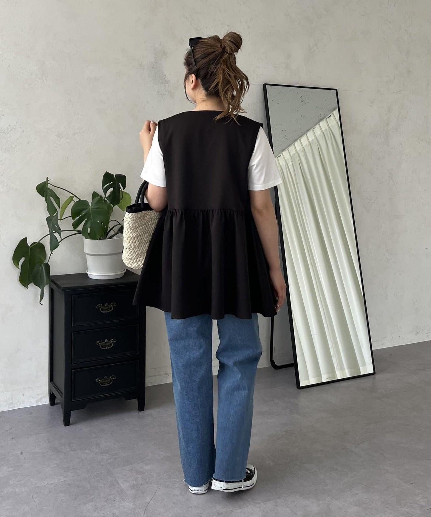 【MOMO】彈力修身直筒牛仔褲