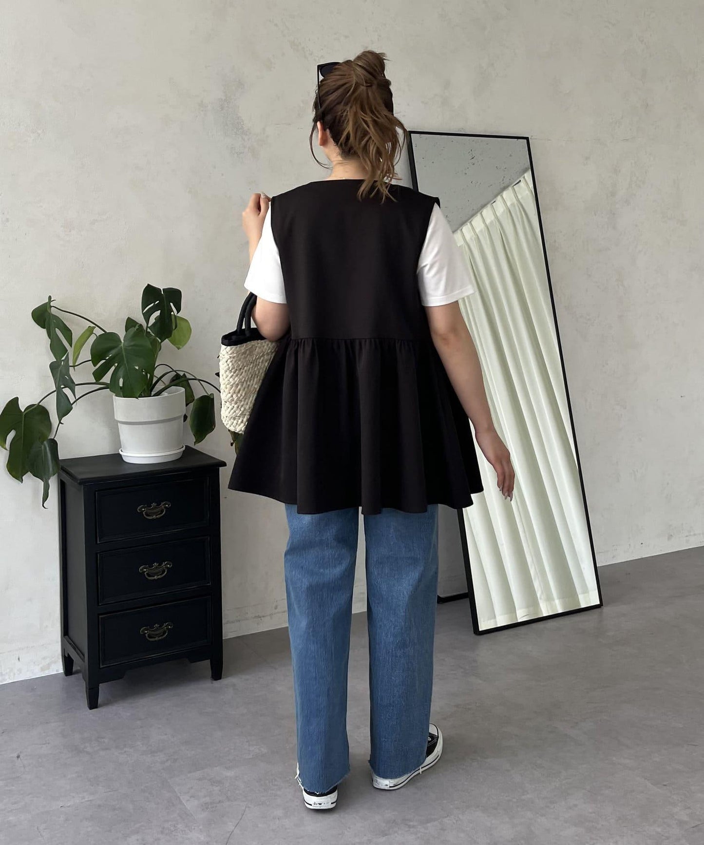 【MOMO】彈力修身直筒牛仔褲